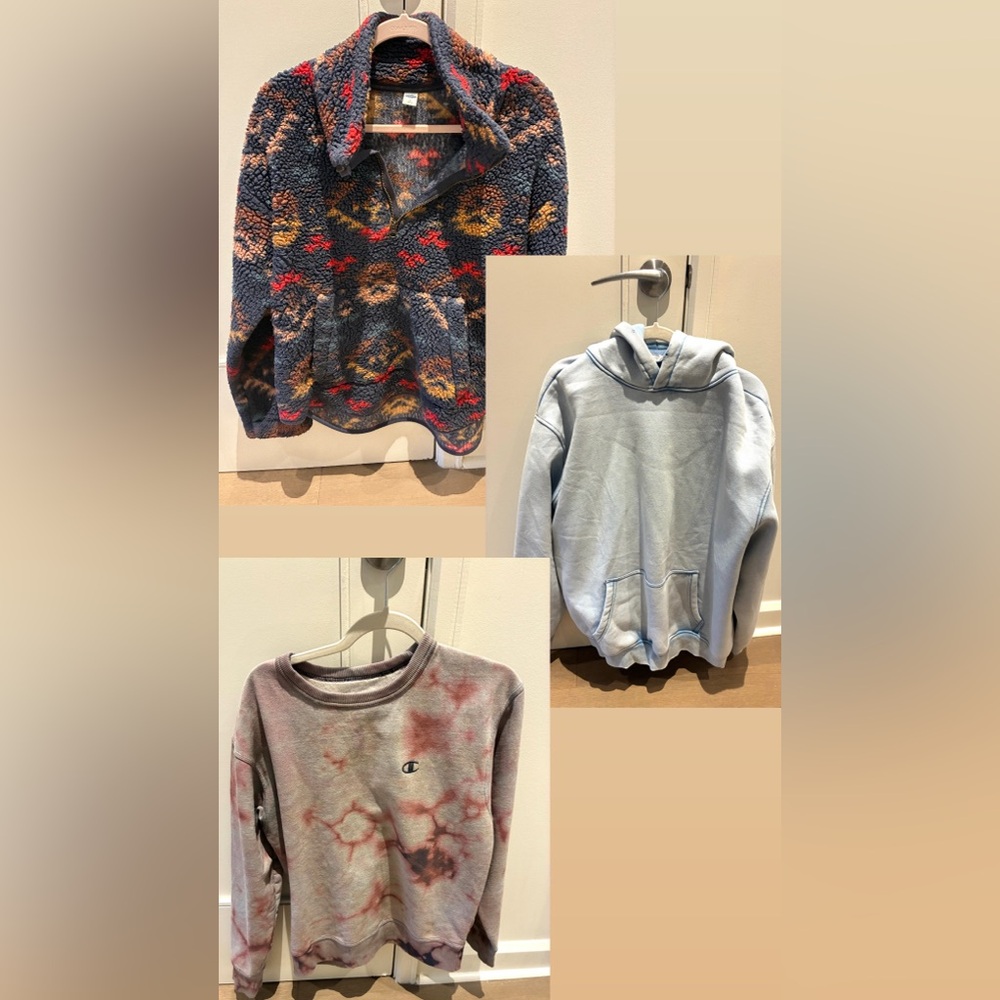 Sweatshirt bundle $5 all medium in good used condition